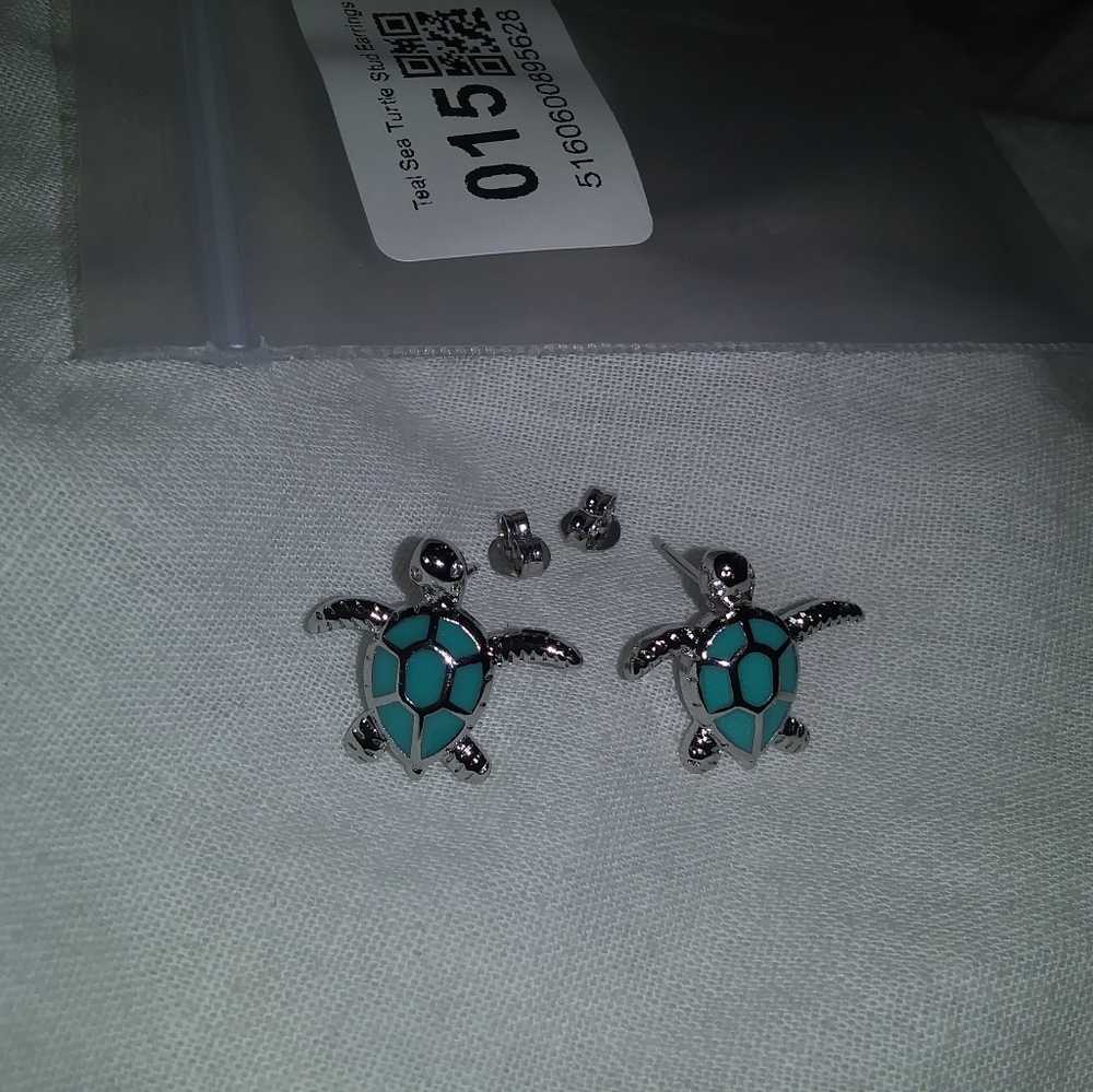 Sea turtle earrings